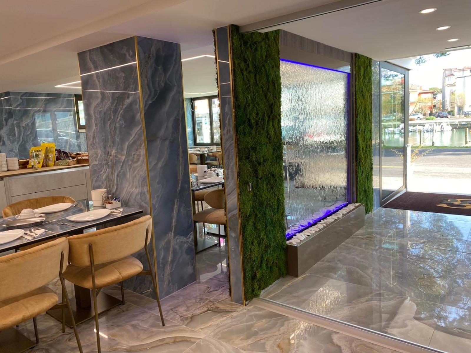 Hotel Serena Grado Luaran gambar